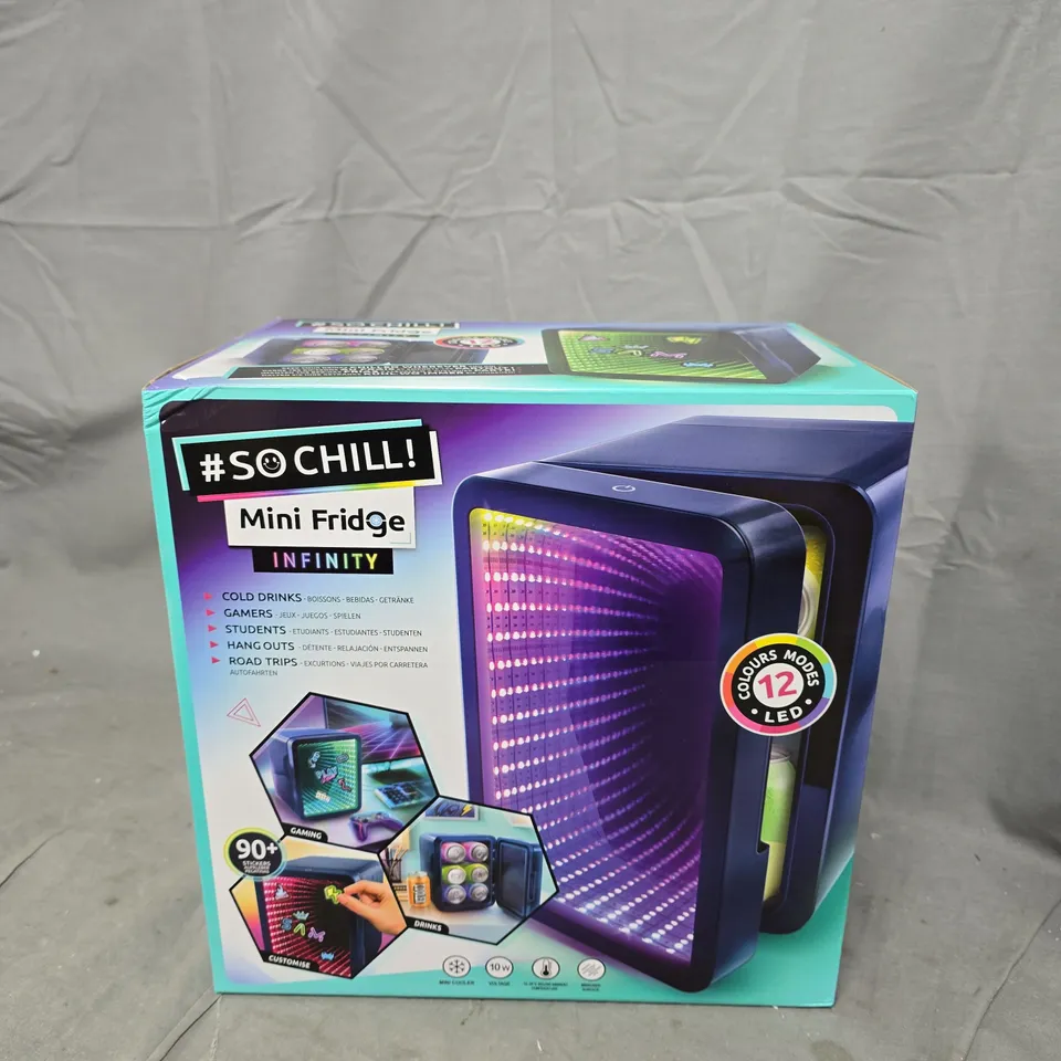 BOXED SO CHILL! MINI FRIDGE INFINITY