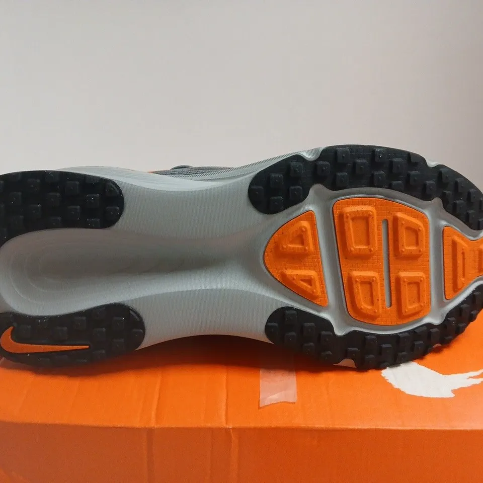 BOXED PAIR OF NIKE VOMERO 18 RUNNING SHOES - GREY/ORANGE, MEN'S UK 10.5