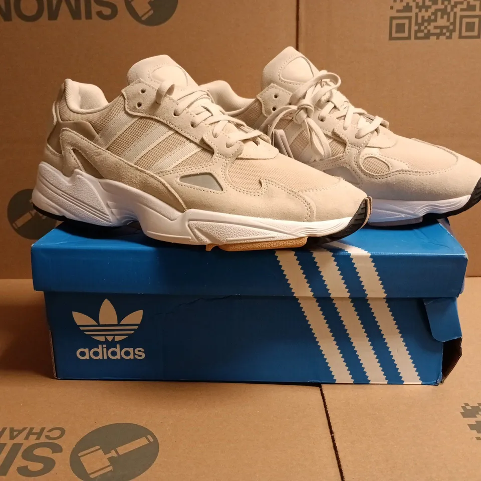 BOXED PAIR OF ADIDAS FALCON W TRAINERS IN SAND SIZE UK 9