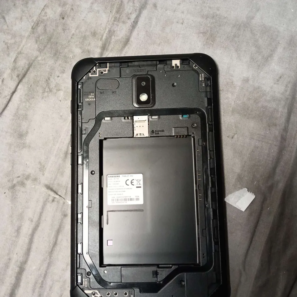 SAMSUNG TABLET PC SM-T395 – 16GB BLACK – CELLULAR (FRONT SCREEN CRACKED)