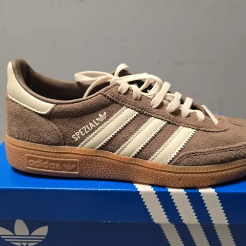 BOXE ADIDAS HANDBALL SPEZIAL WOMENS - UK 4 