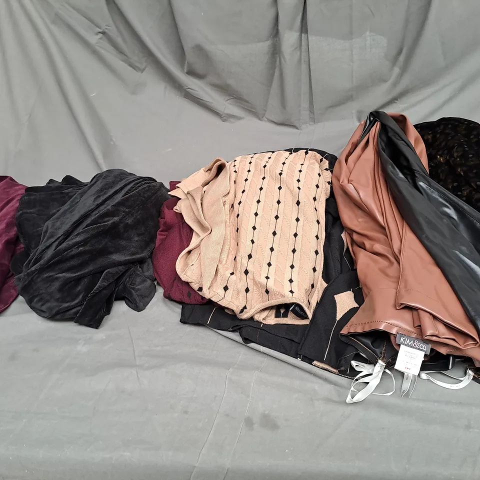 BOX OF ASSORTED CLOTHING ITEMS TOO INCLUDE COATS , TOPS, AND TROUSERS ETC.