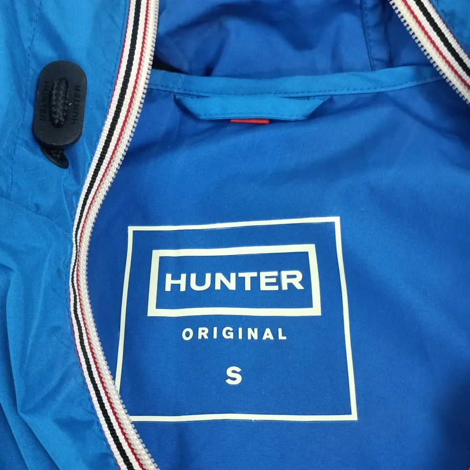 HUNTER ORIGINAL BLUE HOODED RAIN JACKET – SIZE S