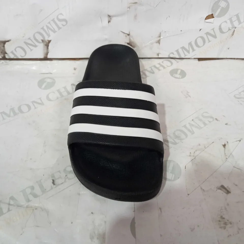 BOXED PAIR OF ADIDAS OPEN TOE SLIDERS IN BLACK/WHITE SIZE UNSPECIFIED