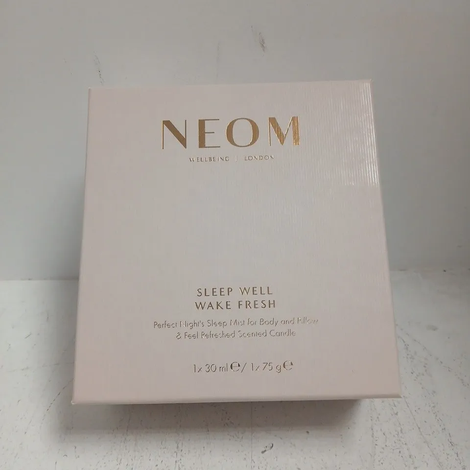 NEOM WELLBEING SLEEP WELL WAKE FRESH GIFT SET – CANDLE & SLEEP MIST (30ML)