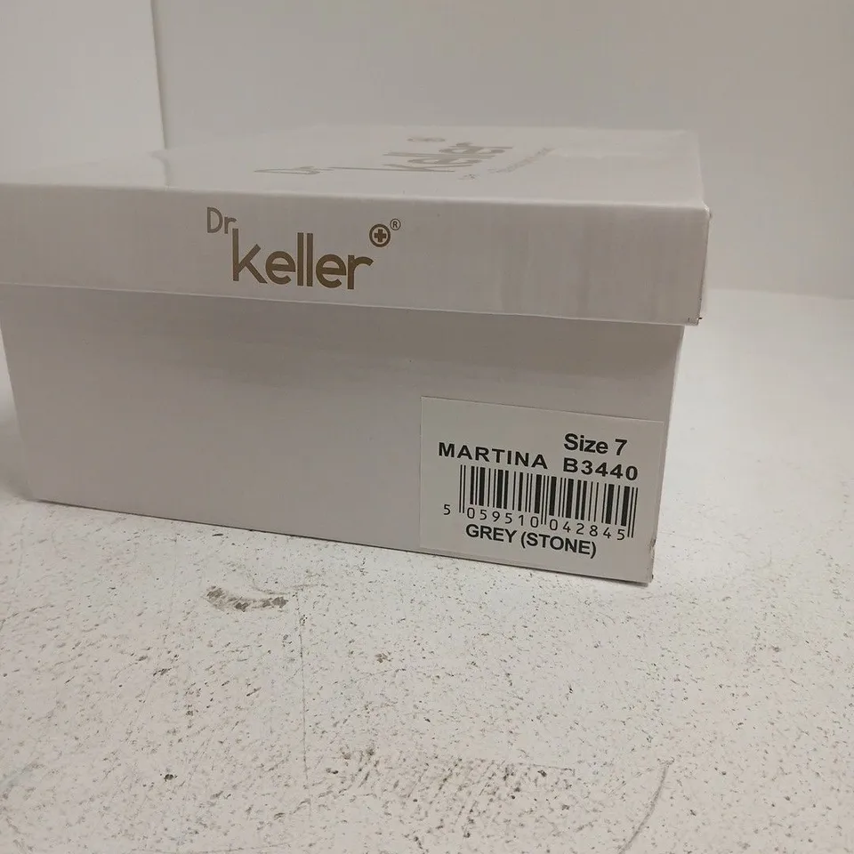 DR KELLER MARTINA GREY (STONE) SNEAKERS – UK 7