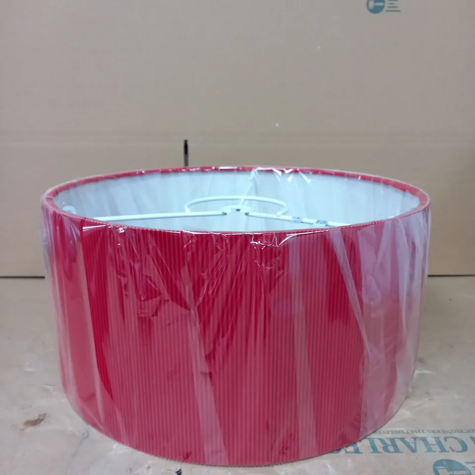 RED RIBBED LIGHTSHADE 40CM
