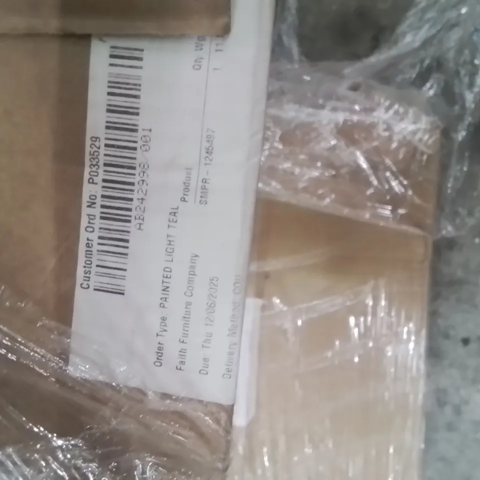 PALLET OF ASSORTED BATHROOM PRODUCTS TO INCLUDE;PAINTED LIGHT TEAL,BASE/WALL DOOR,600 SINGLE PAN DRAWER