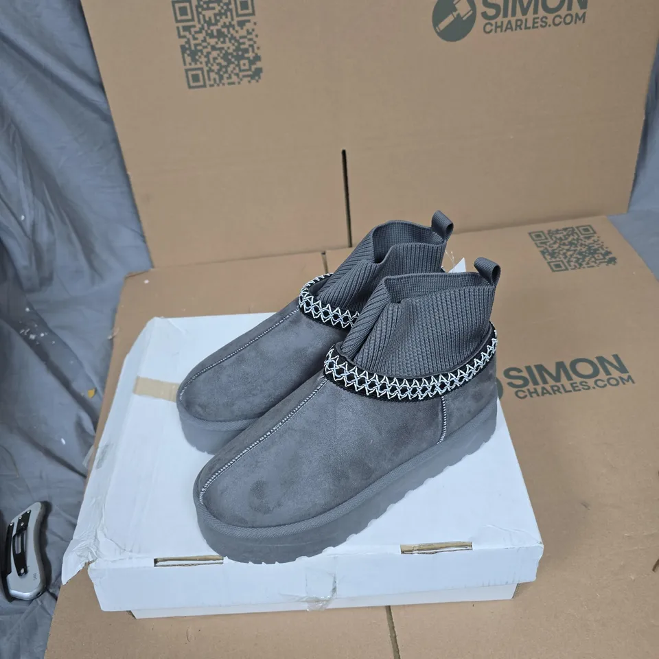 MELROSE GREY SLIP-ON SHOES – UK 6