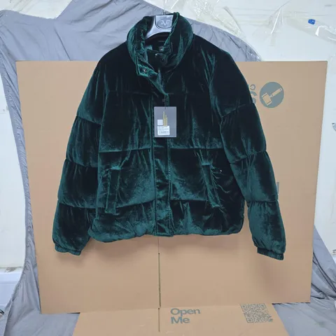 V 1969 ITALIA VELVET PUFFER JACKET – GREEN, UK XL