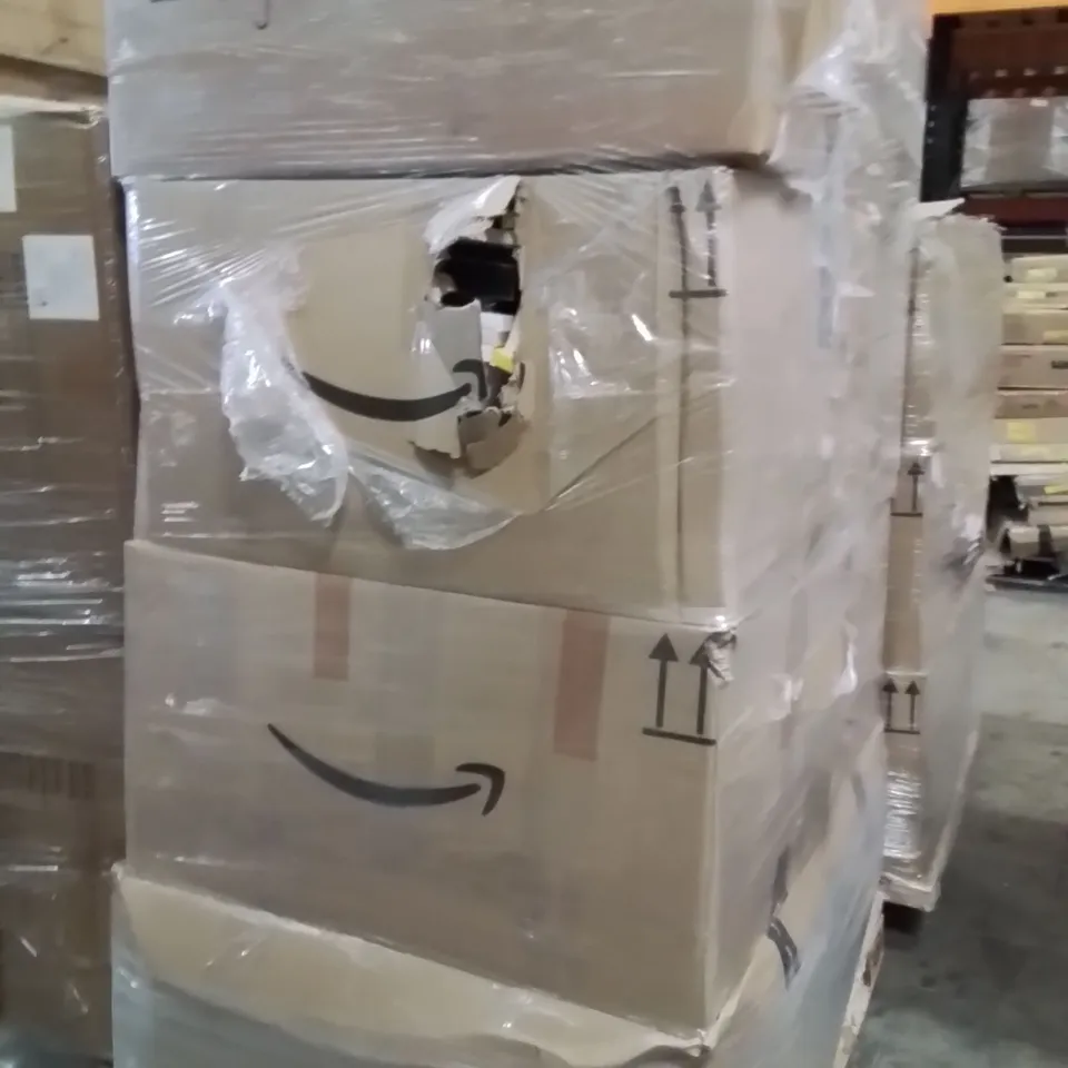 PALLET CONTAINING A LARGE QUANTITY OF PHONE CASES,SCREEN PROTECTORS 