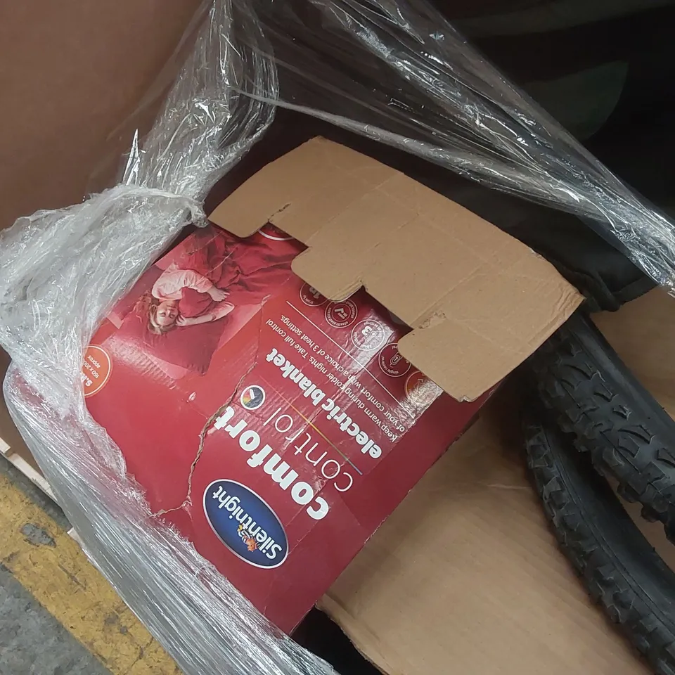 PALLET CONTAINING A VERY LARGE QUANTITY OF ASSORTED ITEMS INCLUDING: BICYCLE TYRES, SILENTNIGHT ELECTRIC BLANKET, LAMP SHADE, DREW & COLE BREAKFAST SANDWICH MAKER ECT