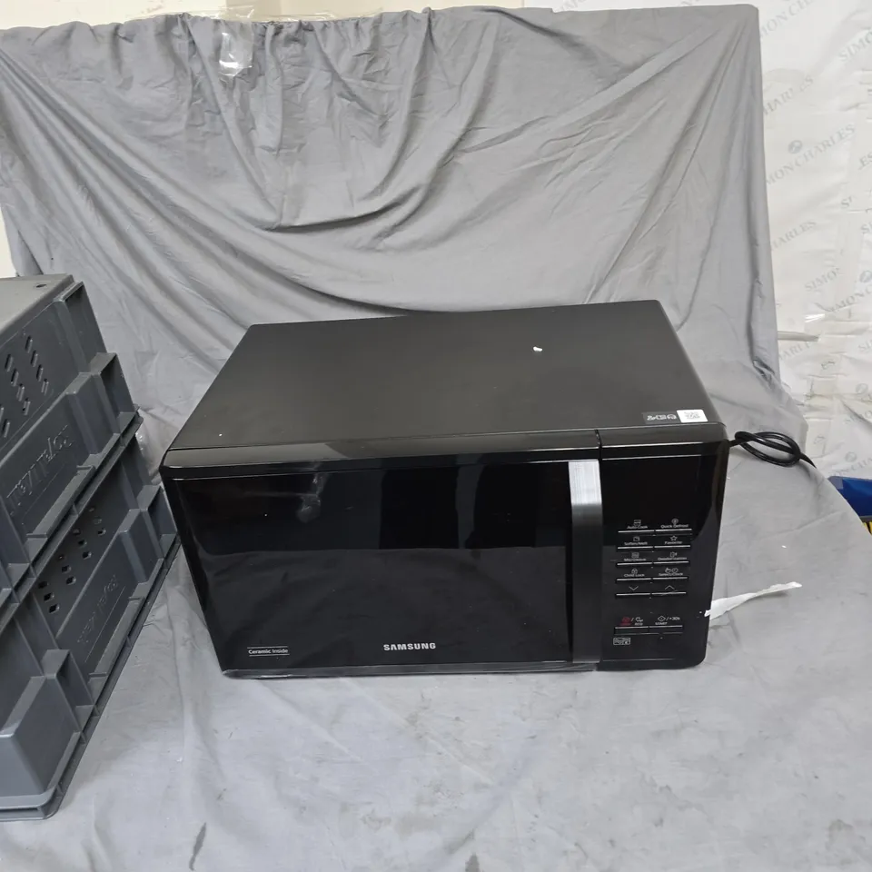 BOXED SAMSUNG MS23K3513AK/EU SOLO 23L MICRCOWAVE OVEN - COLLECTION ONLY