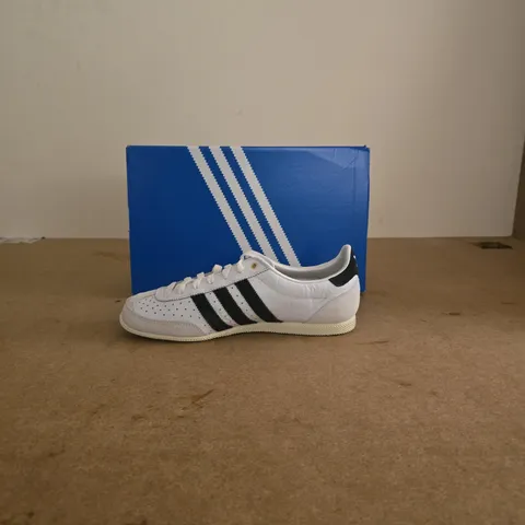 ADIDAS WHITE LEATHER SNEAKERS WITH BLACK STRIPES – JAPAN EDITION UK 6