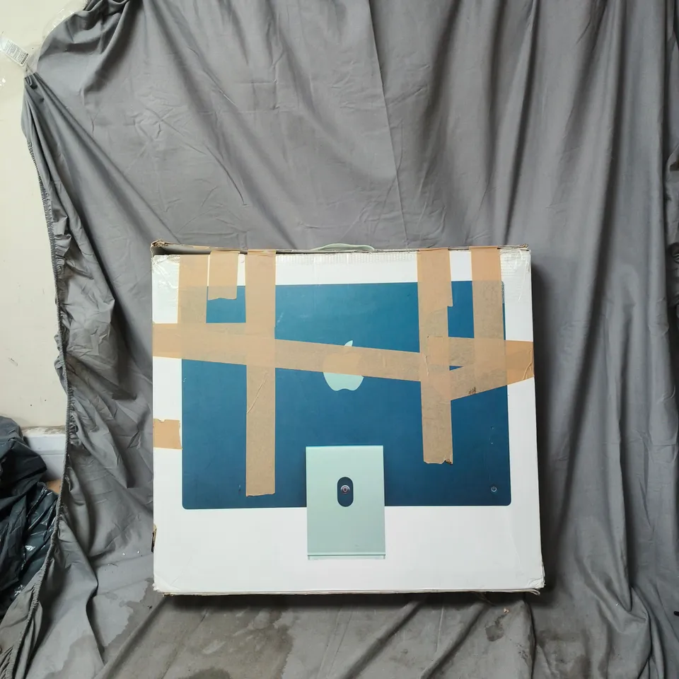 APPLE MONITOR WITH MAGIC KEYBOARD & MOUSE – GREEN, BOXED