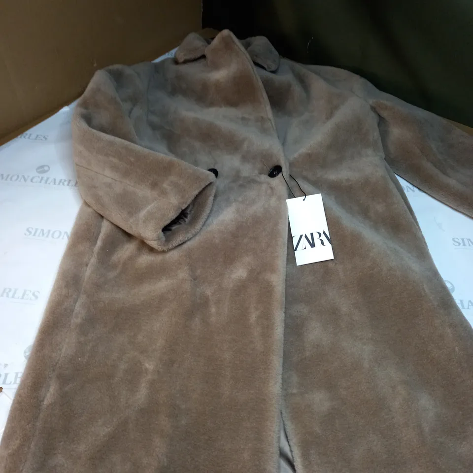 ZARA WOOL BUTTONED COAT SIZE S