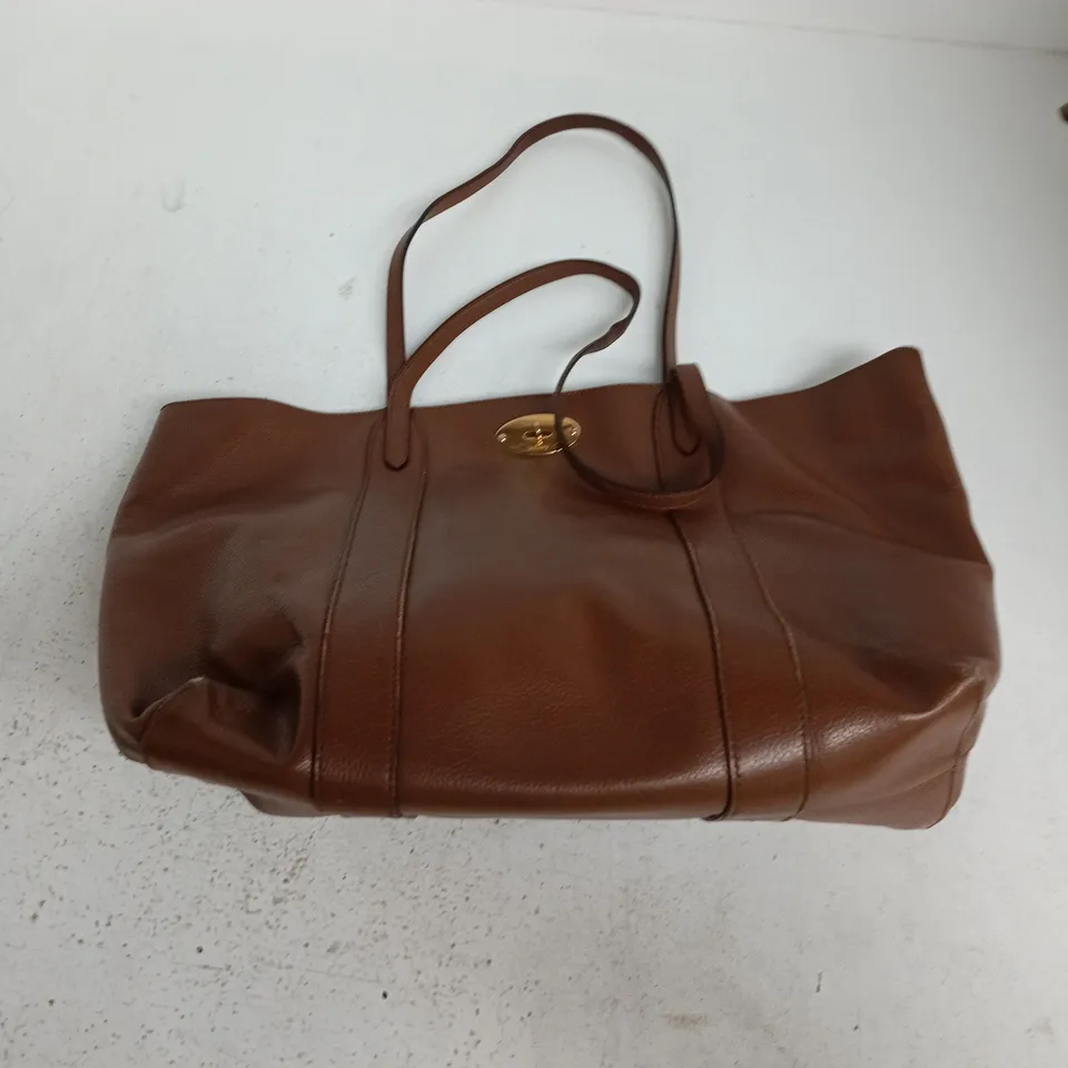 MULBERRY BROWN PEBBLED LEATHER HANDBAG WITH GOLD TURN-LOCK