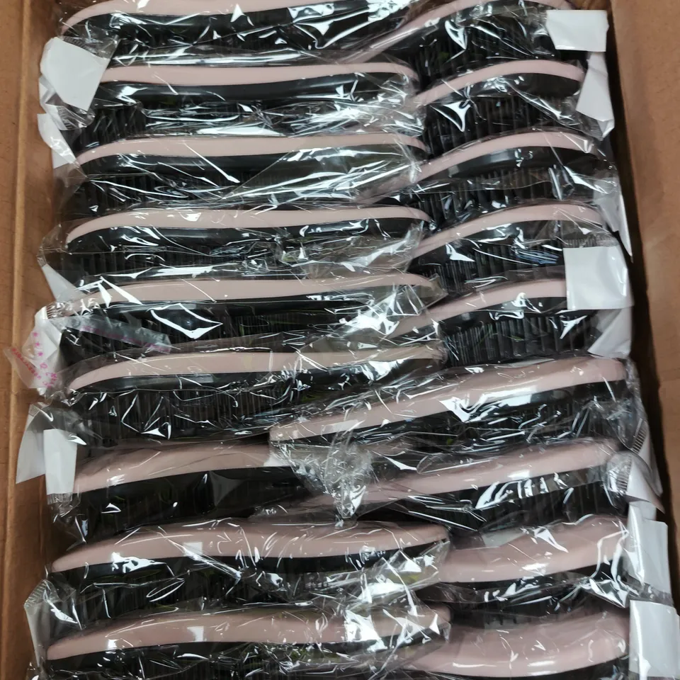 APPROXIMATELY 20 PLASTIC HAIR BRUSHES IN PINK/BLACK 