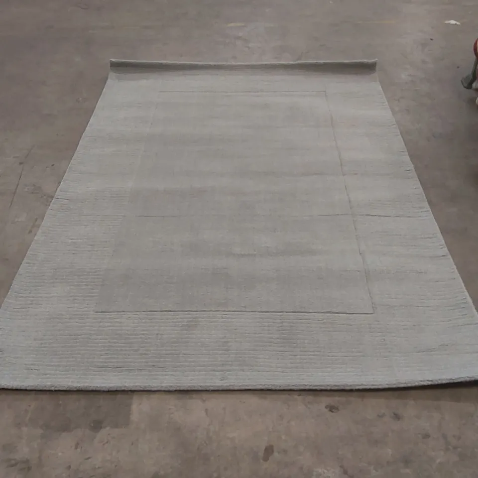 QUALITY DESIGNER AREA RUG - APPROXIMATELY 232 x 163cm