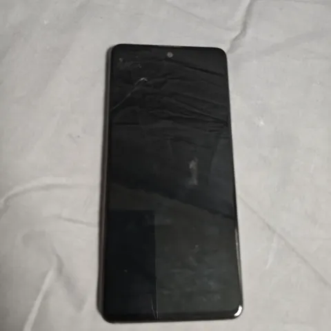 SAMSUNG GALAXY A51 SMARTPHONE – BLACK – CRACKED FRONT SCREEN, INTERNALS EXPOSED (REPAIR/PARTS)