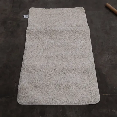 BRAND NEW BAGGED PACO HOME SYDNEY BATH MAT - 70 x 120cm