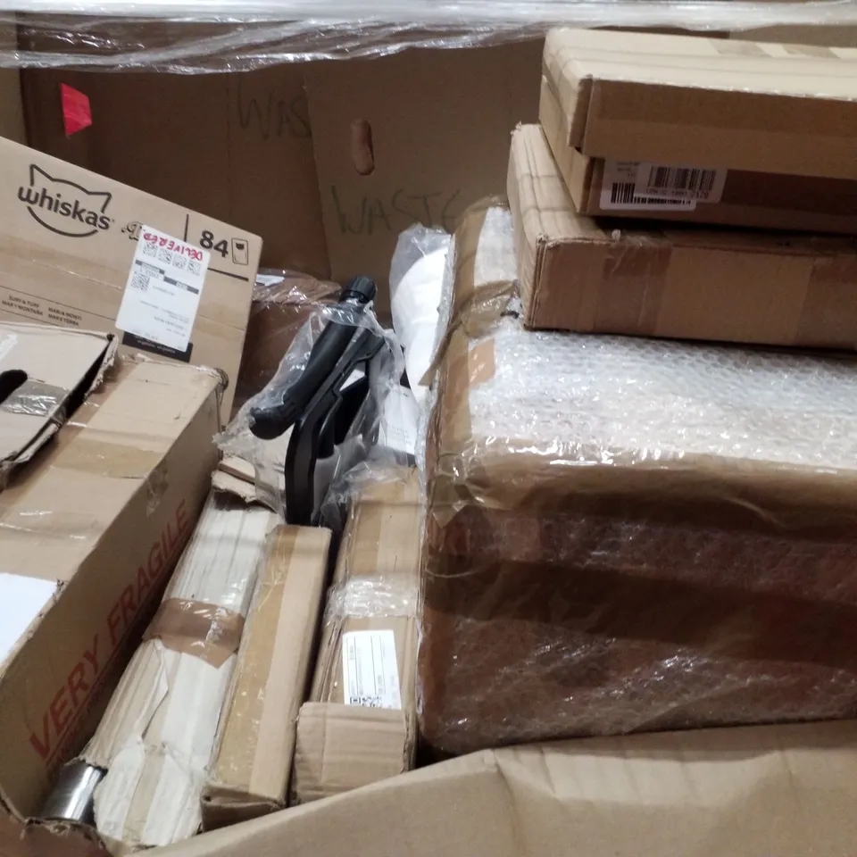 PALLET CONTAINING ASSORTED PRODUCTS INCLUDING PLAYPEN, WALL MOUNTED IRONING BOARD, TOILET SEAT & 6 SLATE SERVING PLATES