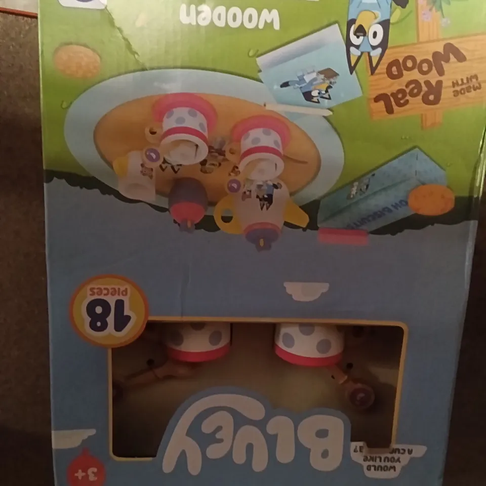 BOXED BLUEY WOODEN TOY SET 3+