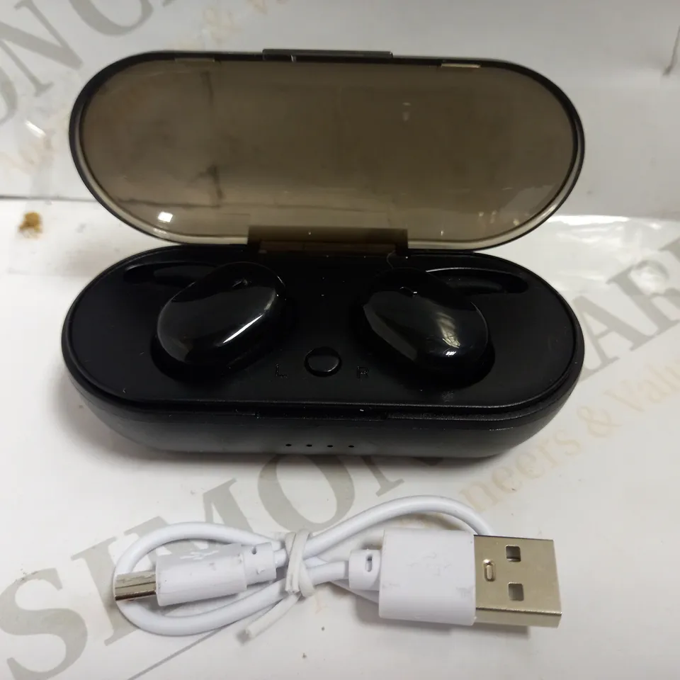 TRUE WIRELESS EARBUDS WITH CHARGING CASE - BLACK