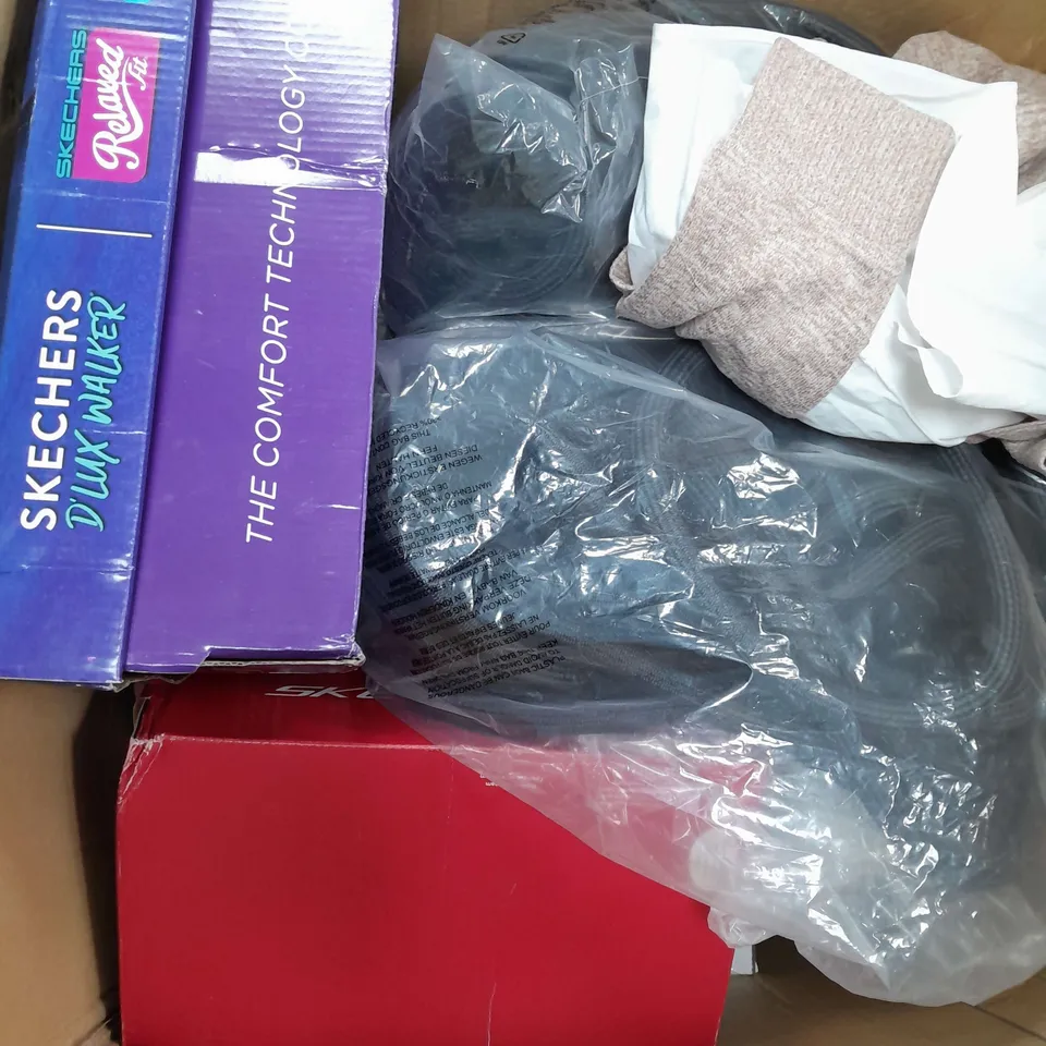 LARGE BOX OF APPROXIMATELY 10 ASSORTED HOUSEHOLD ITEMS TO INCLUDE CLOTHING , SHOES , ETC 