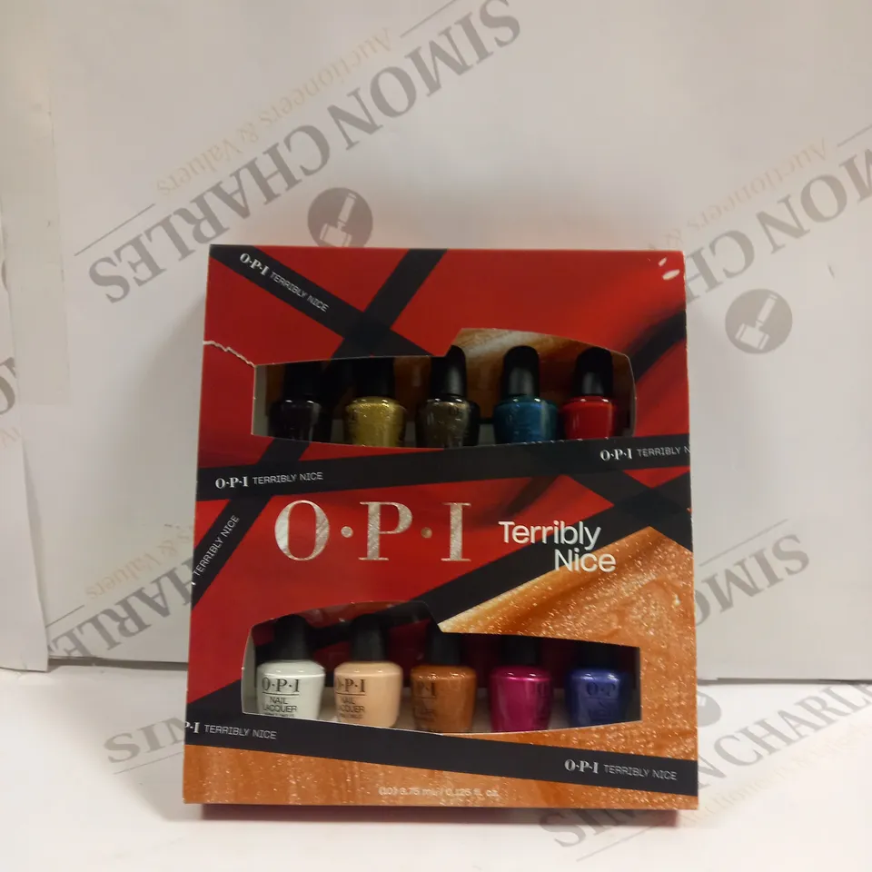 O.P.I TERRIBLY NICE 