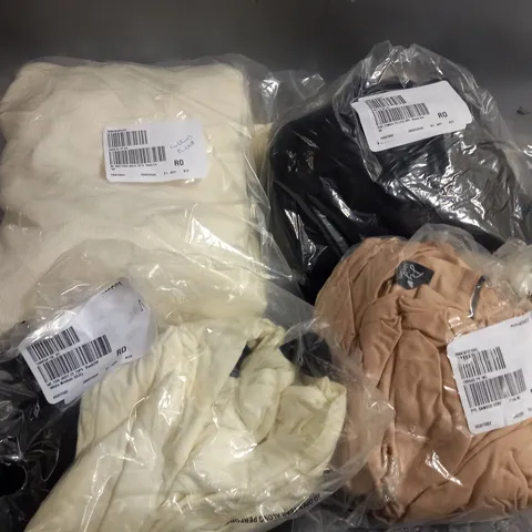 APPROXIMATELY 10 ASSORTED CLOTHING ITEMS TO INCLUDE TOPS, ROBES, TROUSERS, ETC