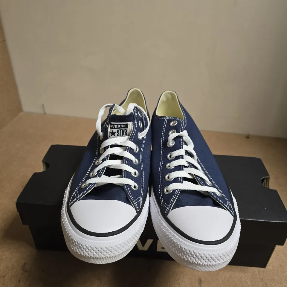 BOXED PAIR OF CONVERSE ALL STAR OX NAVY TRAINERS – UK SIZE 9
