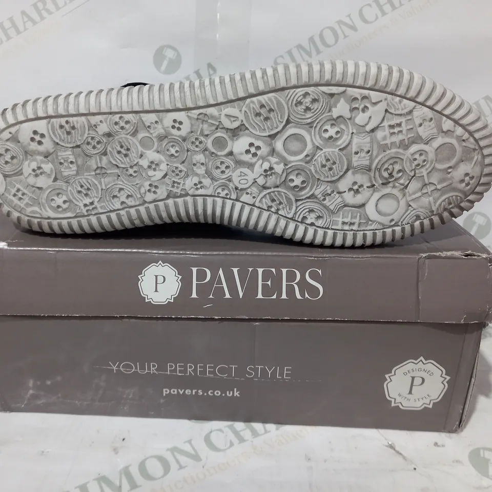 BOXED PAIR OF PAVERS SHOES IN BLACK EU SIZE 40