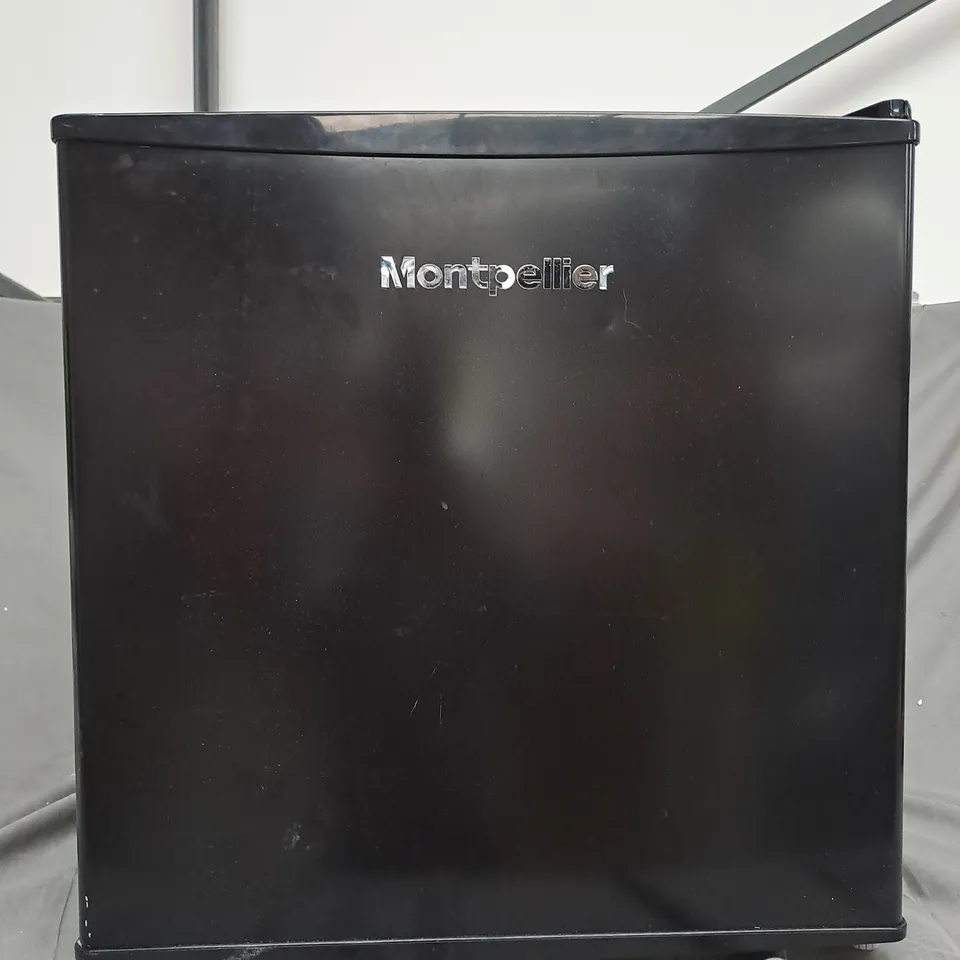 MONTPELLIER BLACK SMALL FREEZER