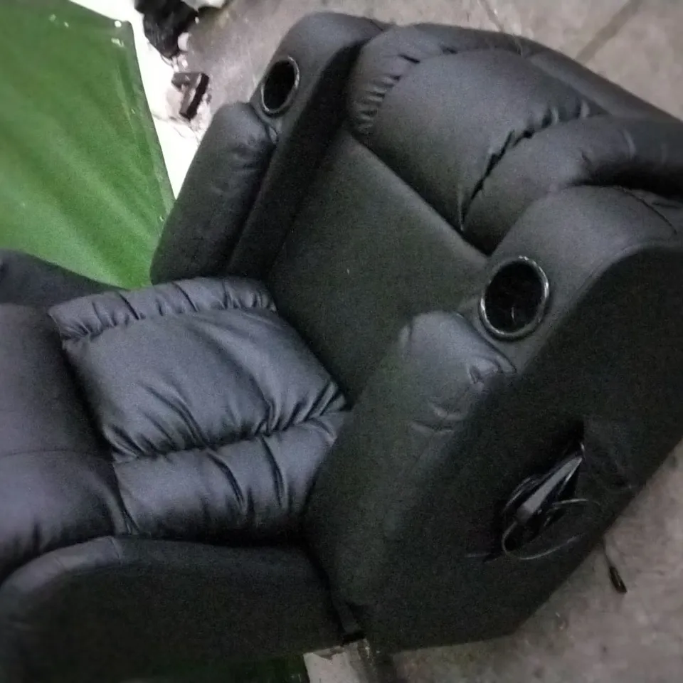 QUALITY DESIGNER BLACK LEATHER POWER RECLINER ARMCHAIR WITH CUPHOLDERS