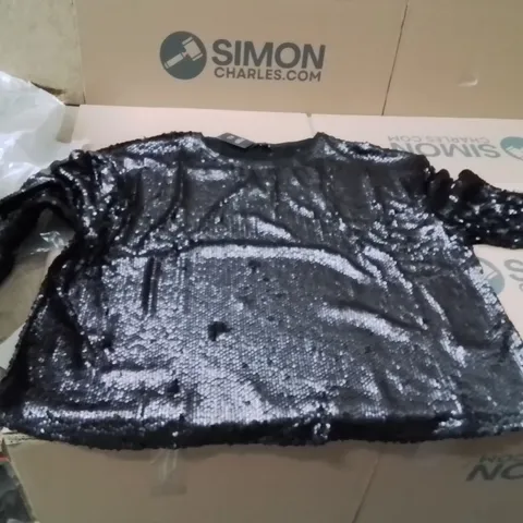 BOXED BRAND NEW APPROXIMATELY 18 SIMPLY BE SEQUIN TOP BLACK SIZE 20