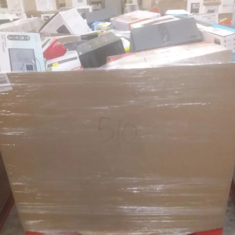 PALLET OF LARGE AMOUNT OF ASSORTED PRODUCTS TO INCLUDE SOUNDBAR, BOOMBOXES, AND KEYBOARDS ETC