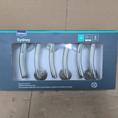 BOXED WICKES SYDNEY SATIN & POLISHED STAINLESS STEEL FINISH ROUND ROSE LATCH HANDLES (3 PAIRS)