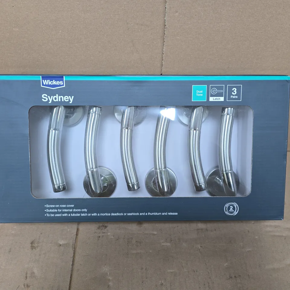 BOXED WICKES SYDNEY SATIN & POLISHED STAINLESS STEEL FINISH ROUND ROSE LATCH HANDLES (3 PAIRS)