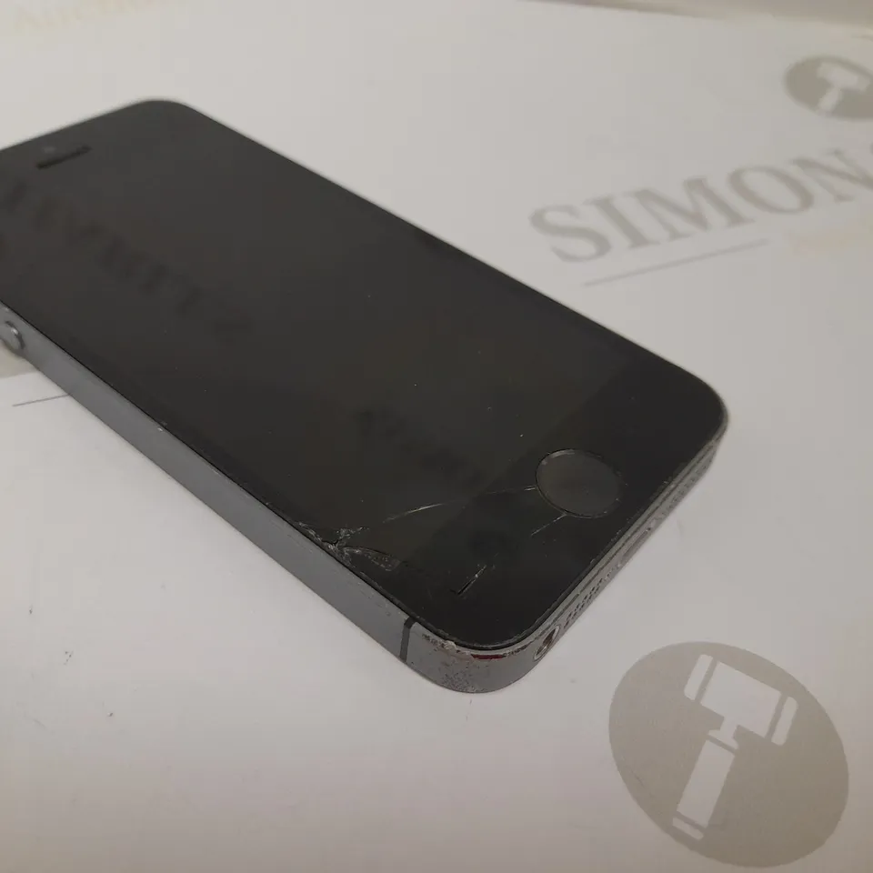 APPLE IPHONE 5S - BLACK/GREY
