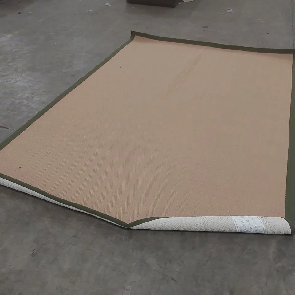 QUALITY DESIGNER DUNELM HERRINGBONE BORDER AREA RUG - APPROXIMATELY 200 x 290cm