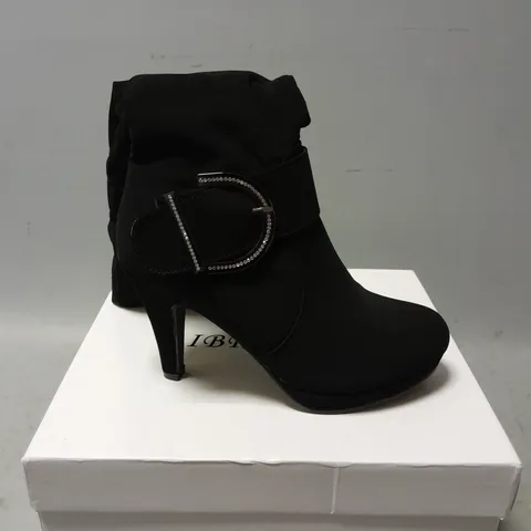 BOXED LIBRA POP BLACK PADDED HEELED BOOTS - SIZE 37