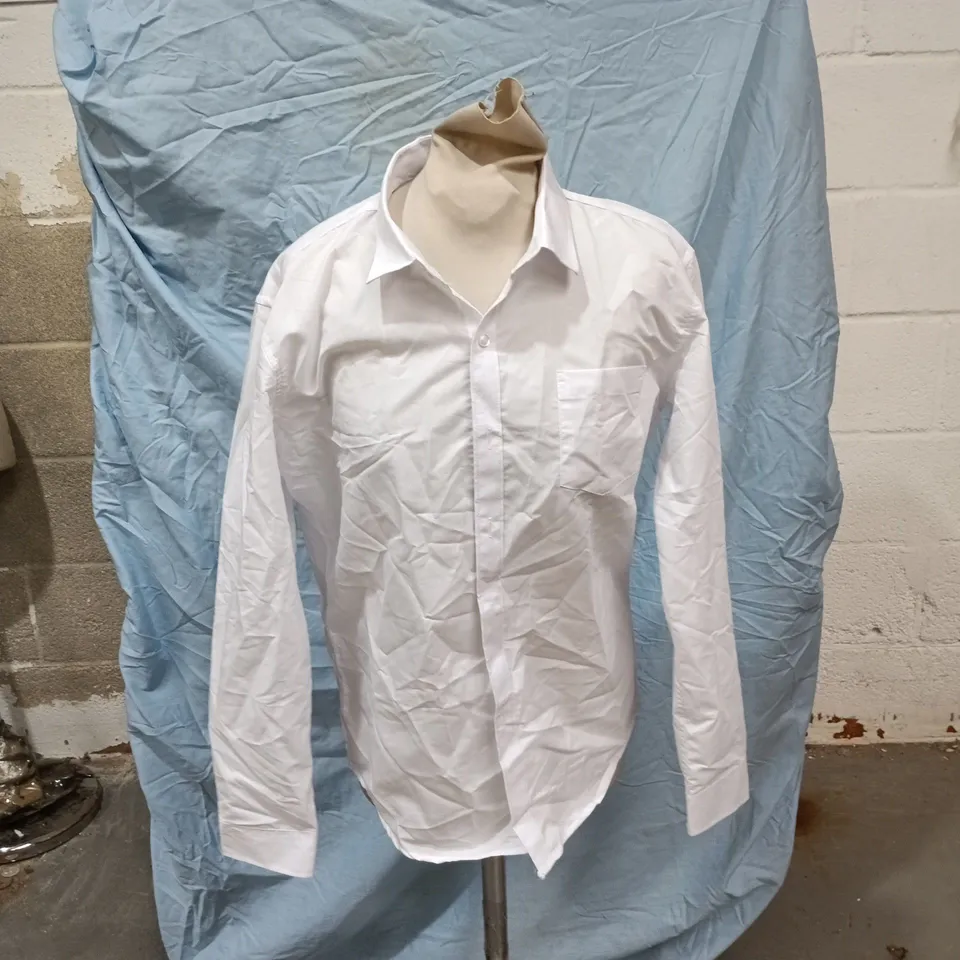 CINDA WHITE DRESS SHIRT – MEN'S, SIZE 72 