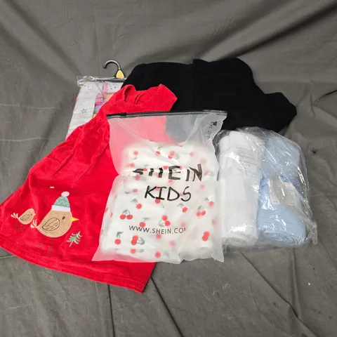 BOX OF APPROXIMATELY 30 ASSORTED KIDS CLOTHING ITEMS TO INCUDE - DRESS, BLANKET, BRIEFS, ETC