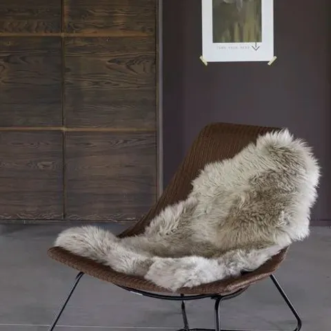 BOXED LONGWOOL SHEEP TAUPE RUG 