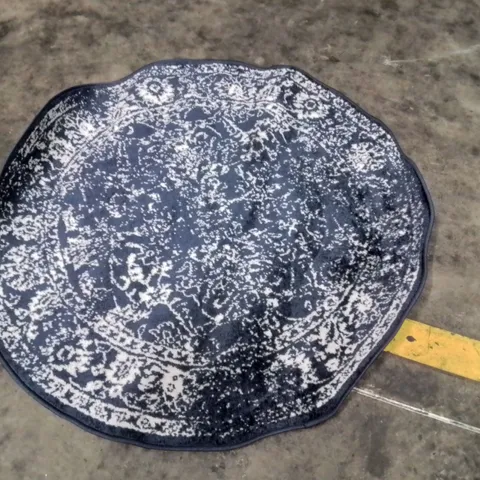 PENNROCK ADIRONDACK BLOSSOM VINE AREA RUG APPROXIMATELY 122X122CM