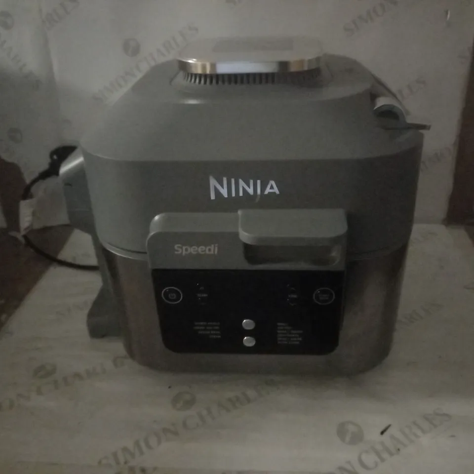 BOXED NINJA SPEEDI 10-IN-1 5.7L RAPID-COOKER & AIR FRYER