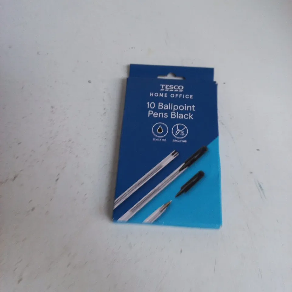 TOTE OF APPROXIMATELY 15 ASSORTED ITEMS TO INCLUDE: 10 BALLPOINT PENS