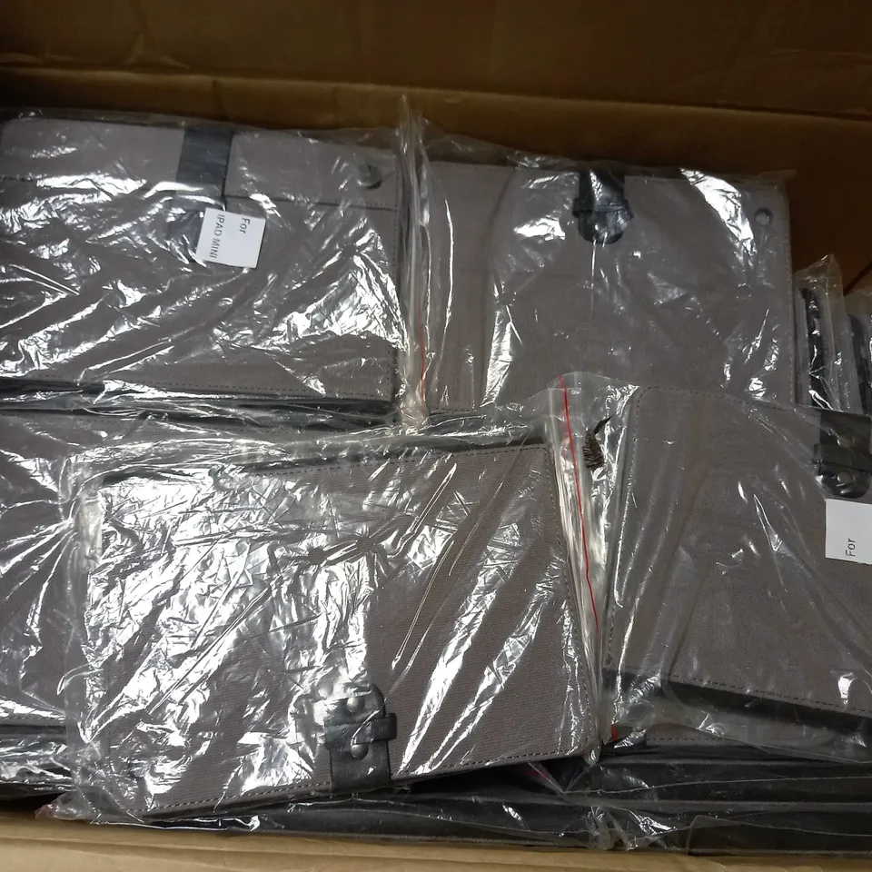 LOT OF APPROXIMATELY 40 TABLET CASES