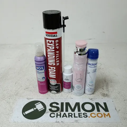 APPROXIMATELY 12 ASSORTED AEROSOLS TO INCLUDE SOUDAL EXPANDING FOAM, VO5 CURL MOUSSE, FOUR REASONS HEAT PROTECTION SPRAY, ETC